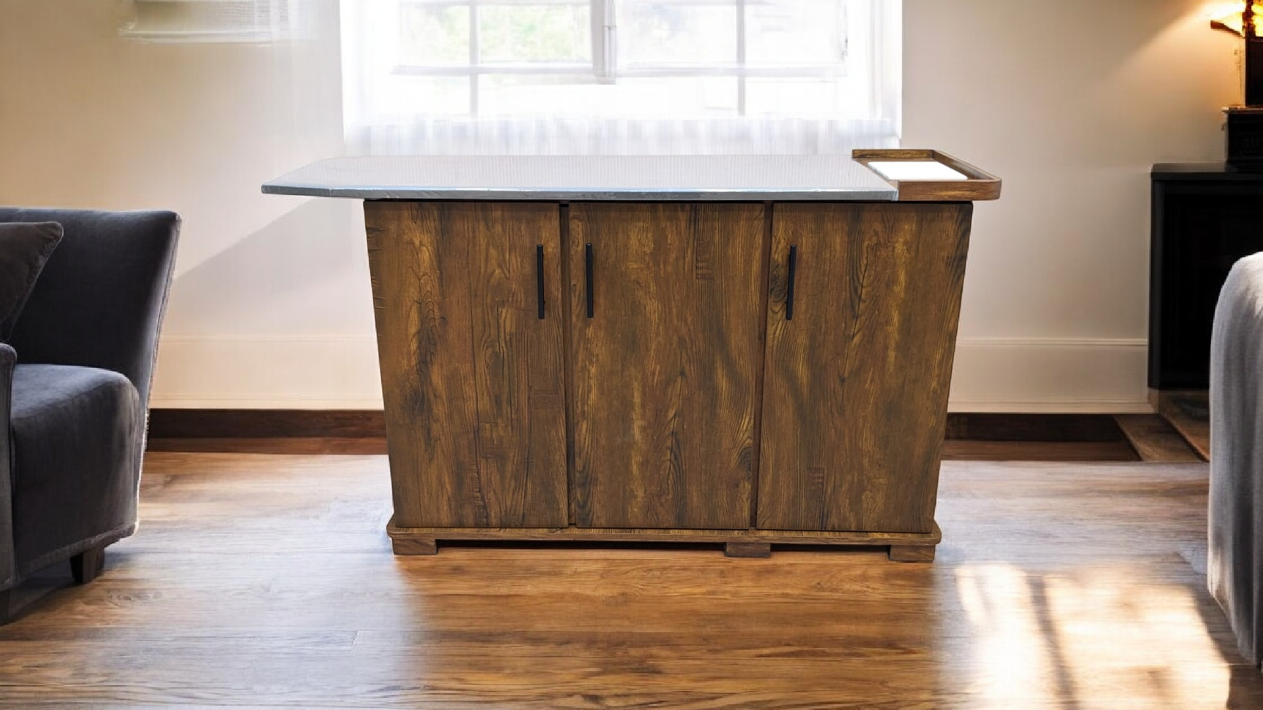 Brand New Divinecrafts Iron Table