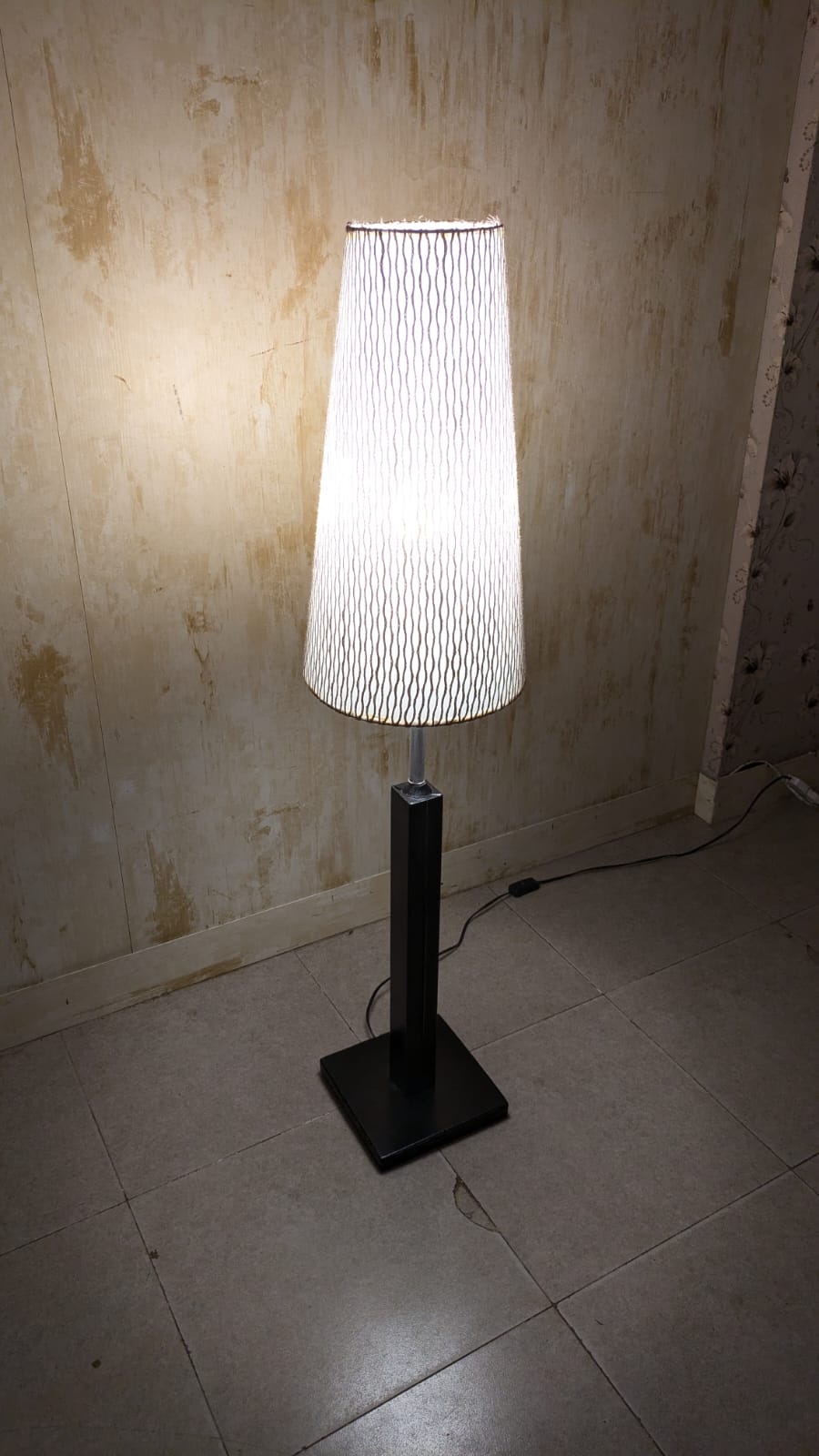 Floor lamp