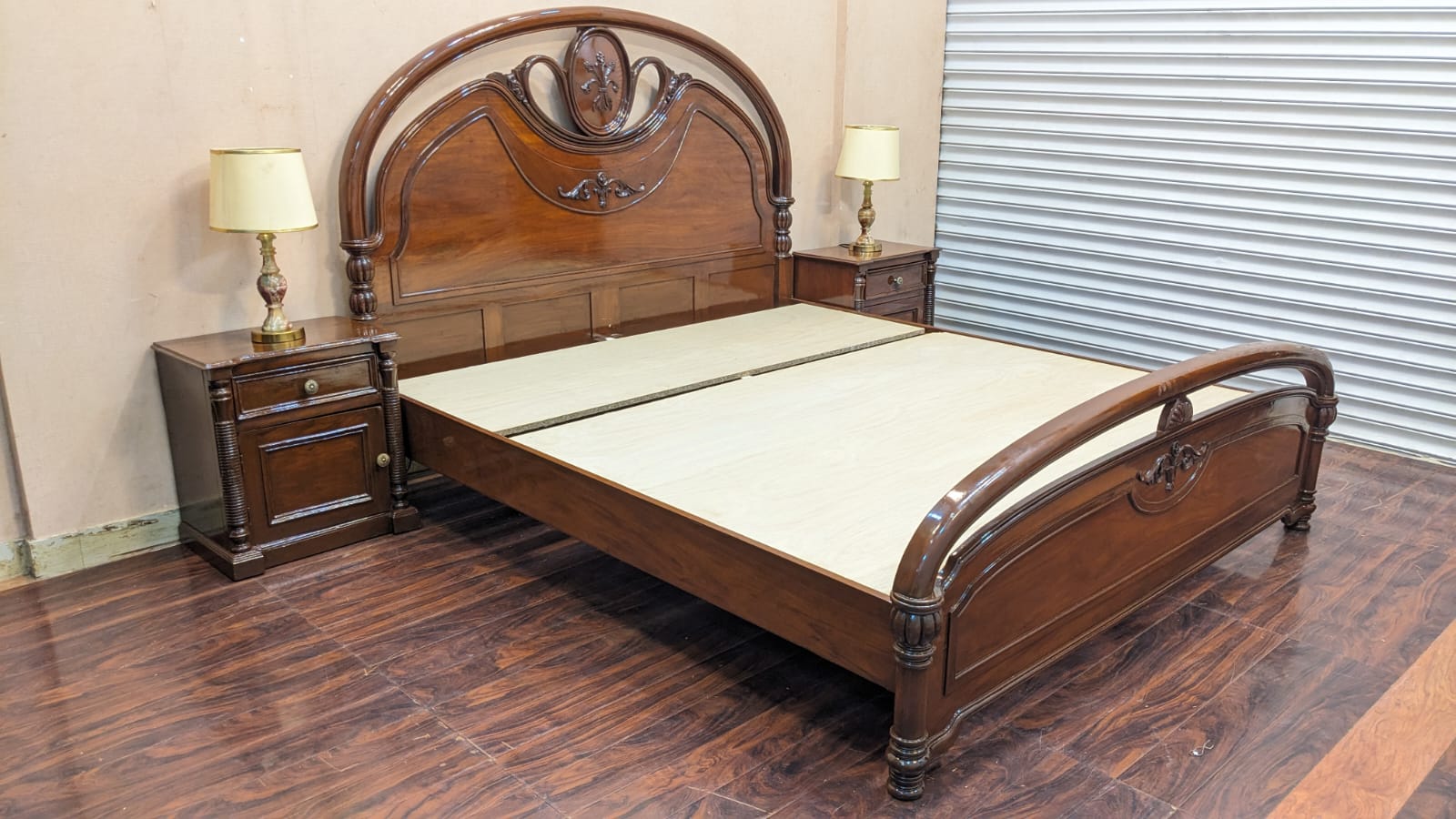 Pure Sheesham Wood King Size Bed With 2 Side Tables