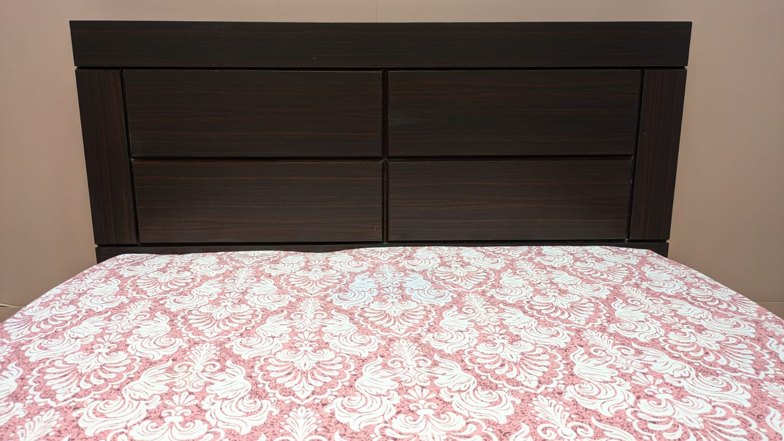 Beautiful Modern Floor Bed with Mattress –