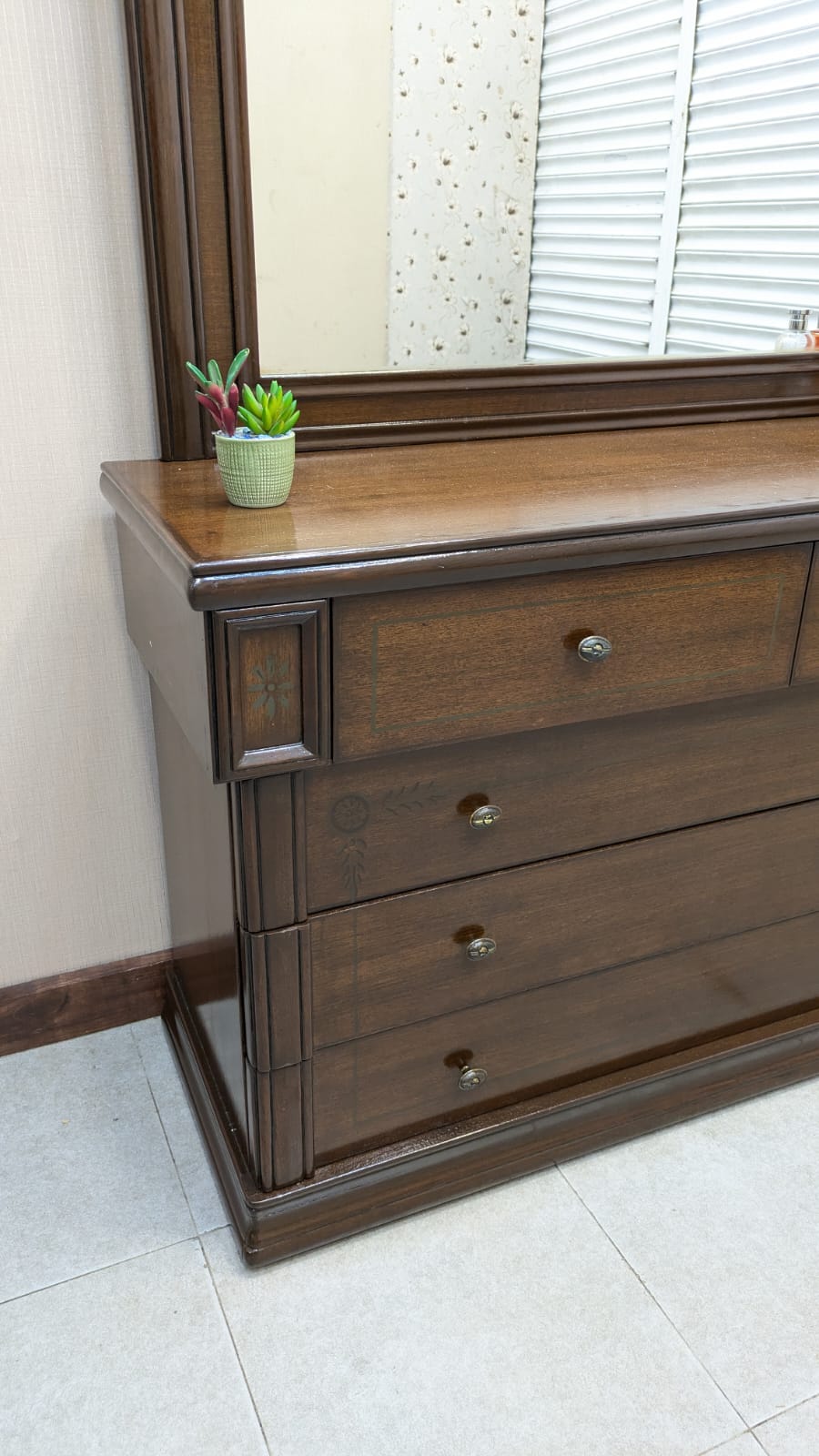 King Size Bed With 2 Side Tables and Dressing Table