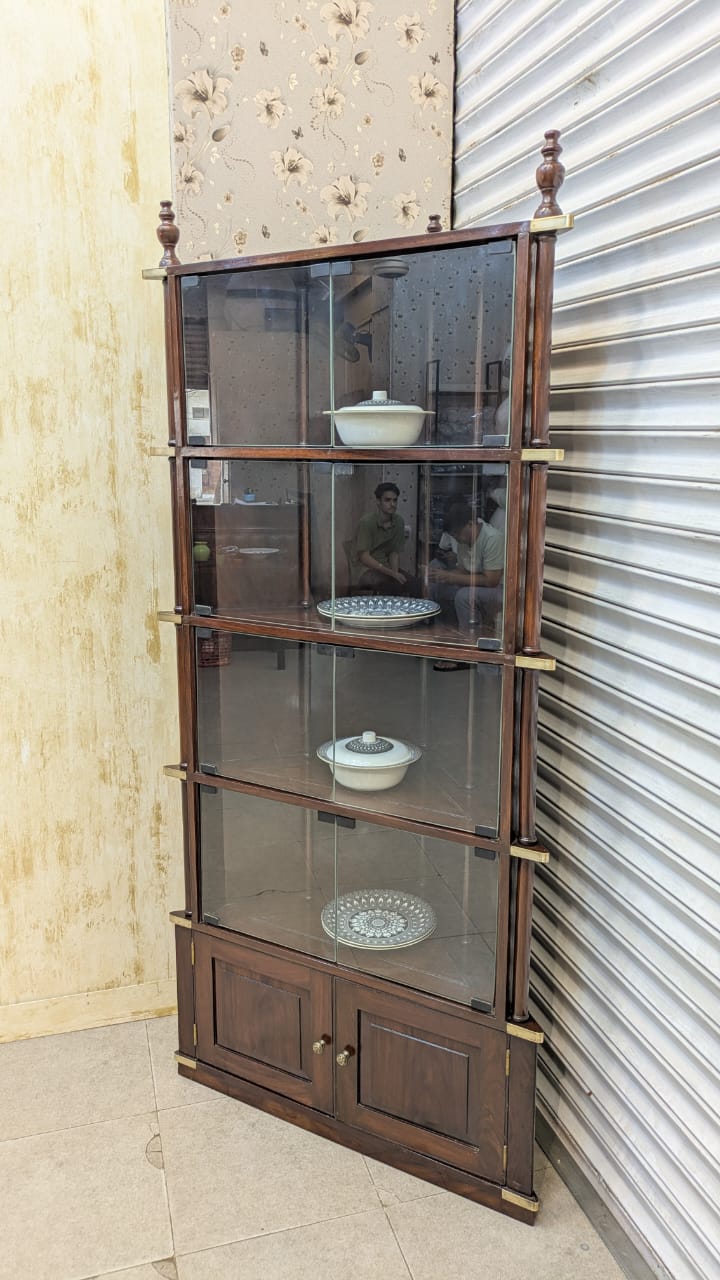 Crockery divider