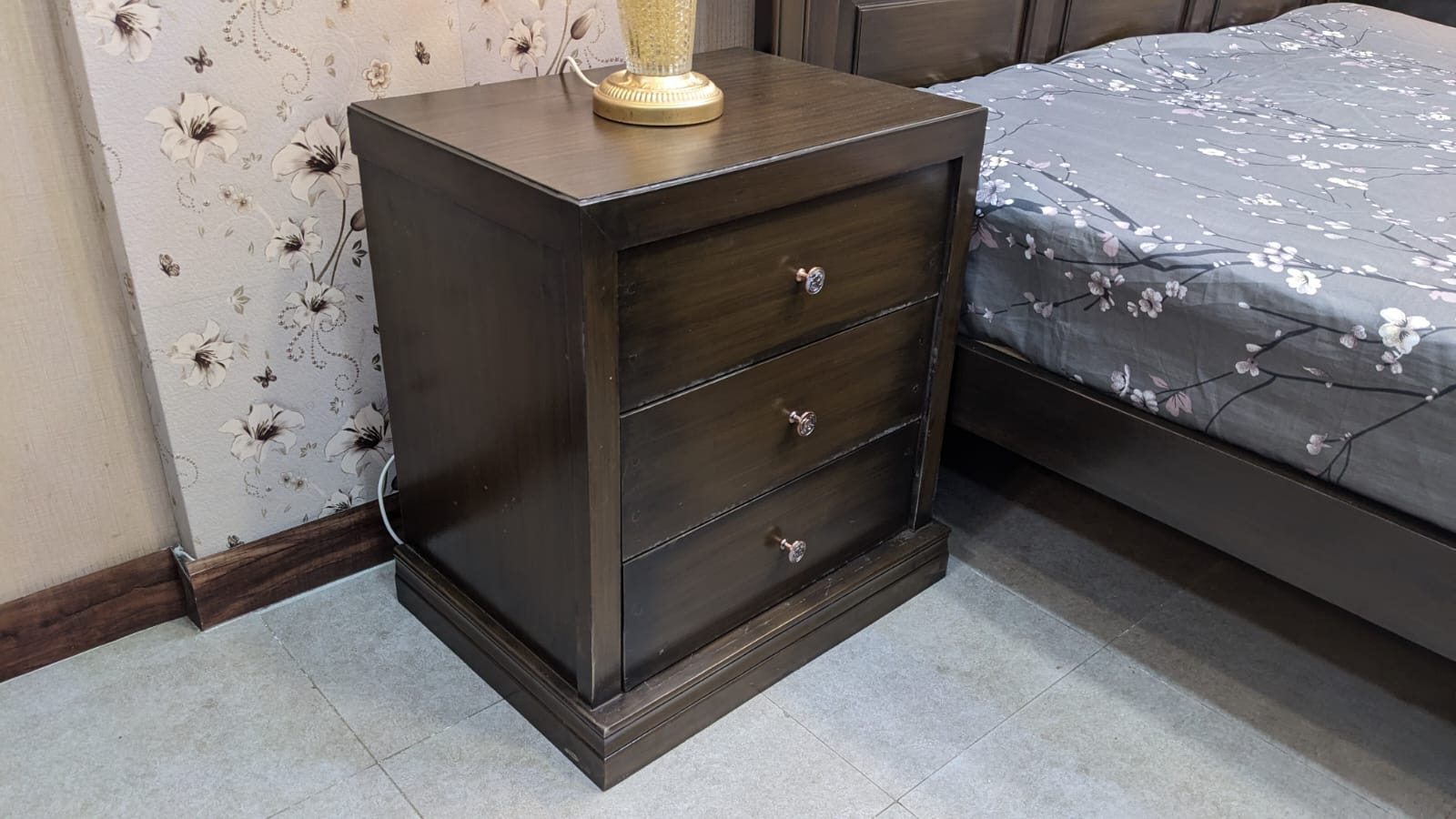 King Size Bed With Mattress, 2 Side Tables