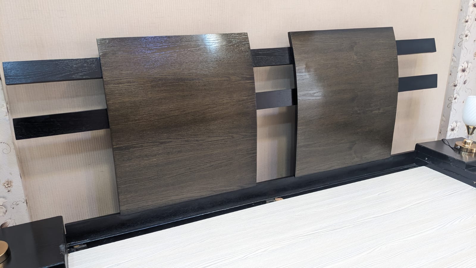 Habitt King Size Bed Set