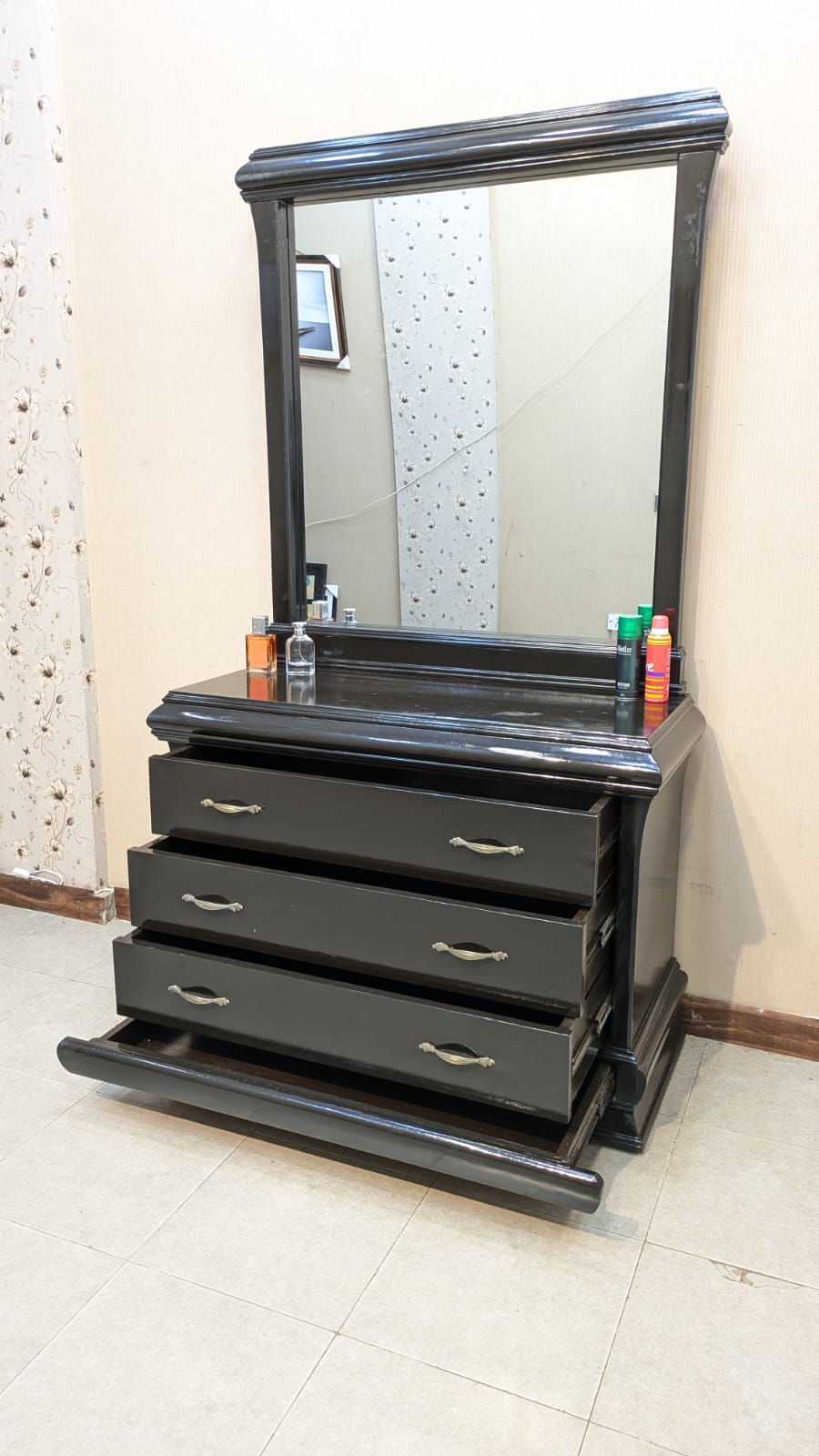 King Size Bed With 2 Side Tables and Dressing Table