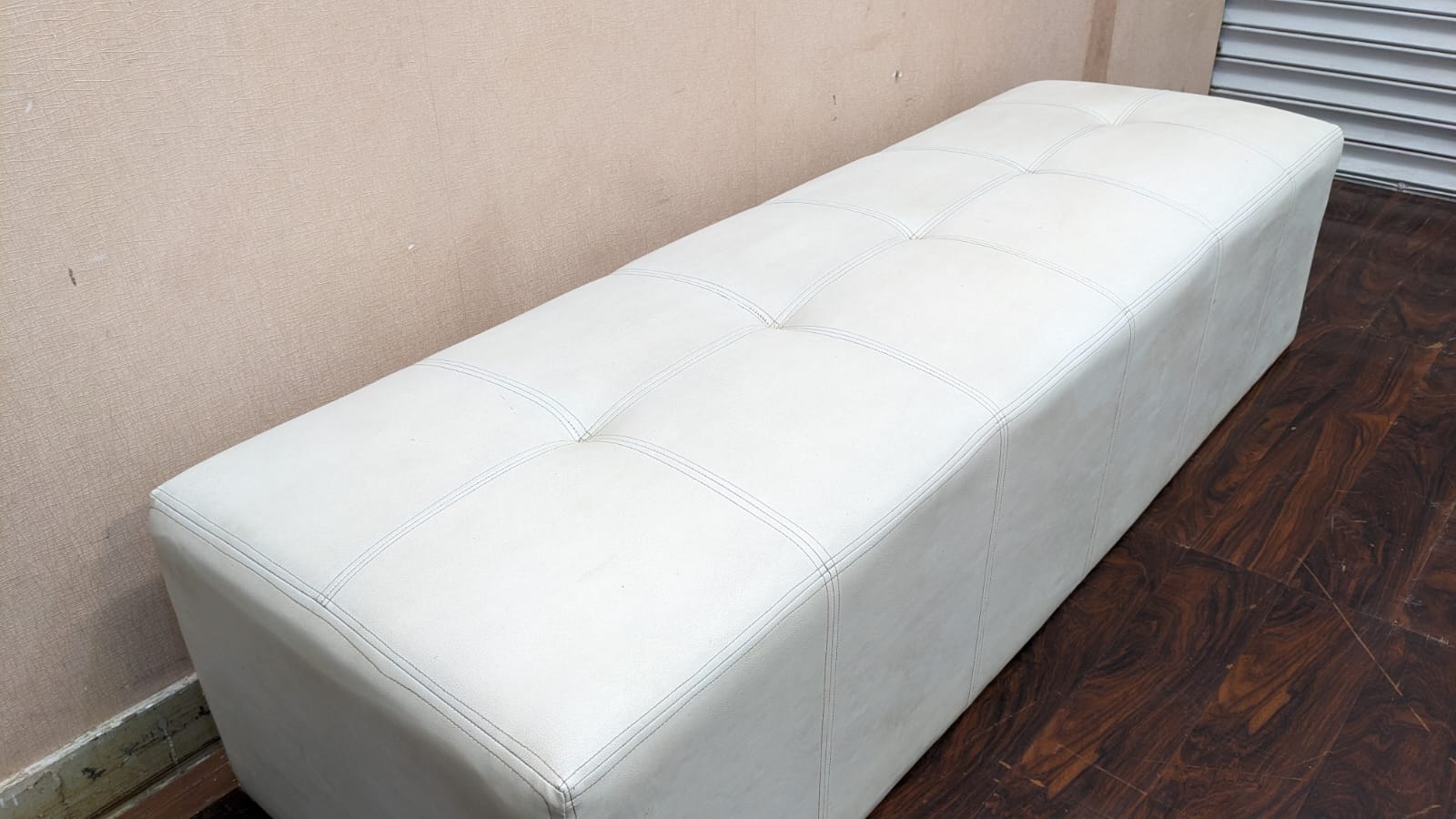 2.5 Seater Seattee