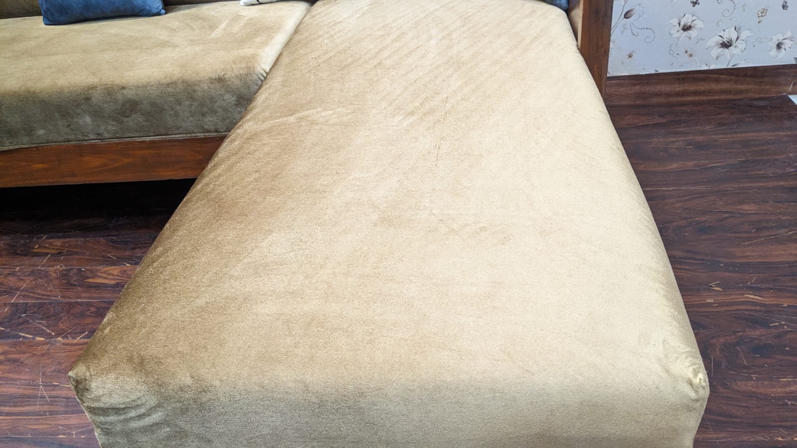 Sheesham Wood 4 Seater L Shape Sofa Set