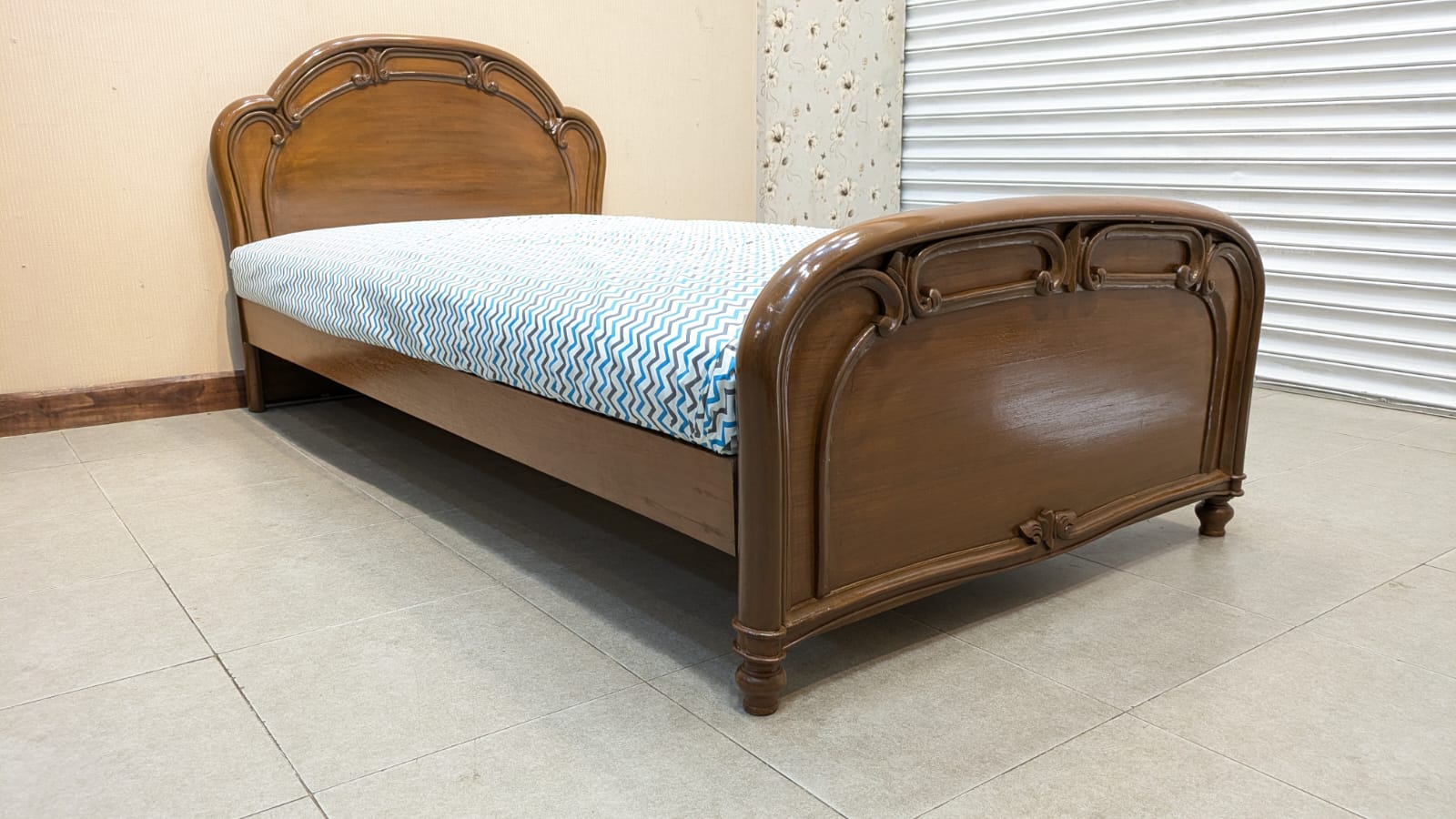 Single Bed with Box Mattress