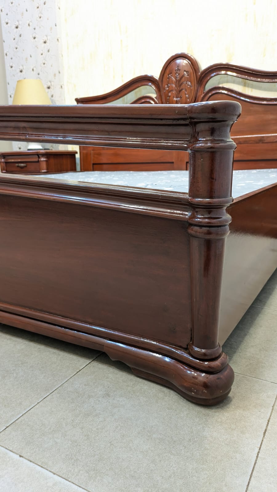 Elegant Sheesham Wood and ply King Size Bed Set