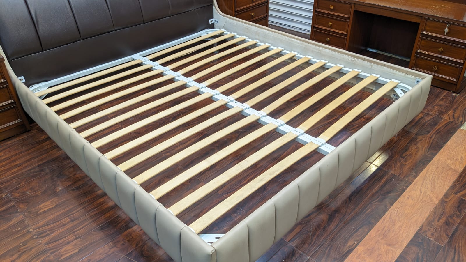 🔥Imported 🔥 Fully Coushioned Bedroom Set