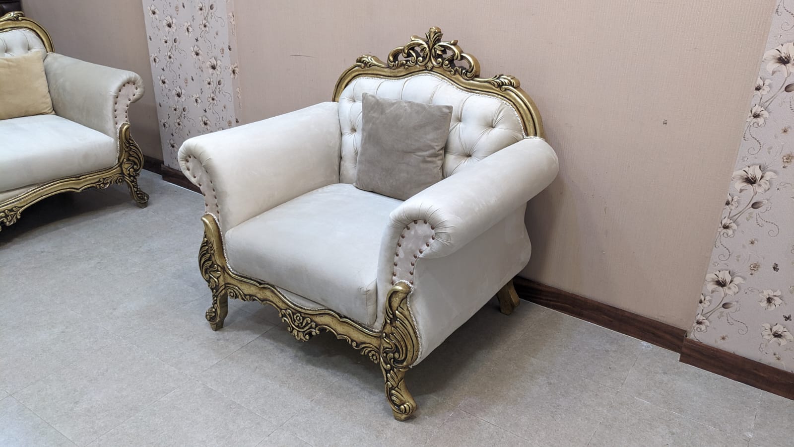 Comfortable 4 Seater Sofa Set