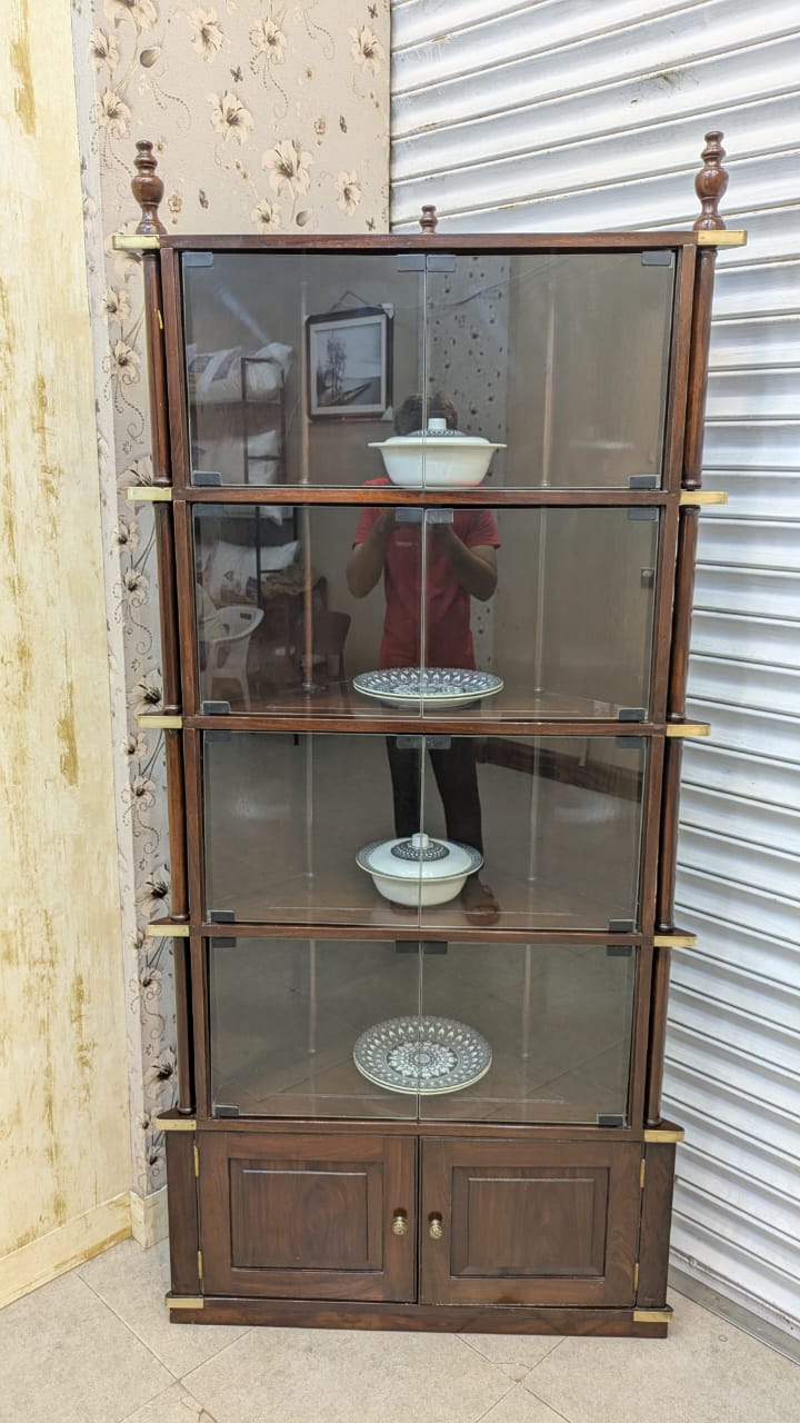 Crockery divider