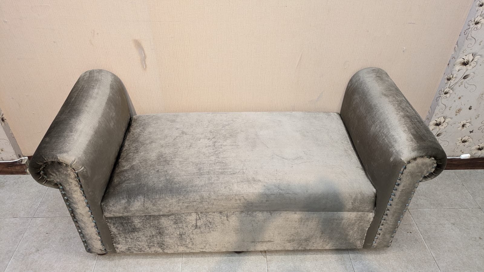 2 Seater Seattee