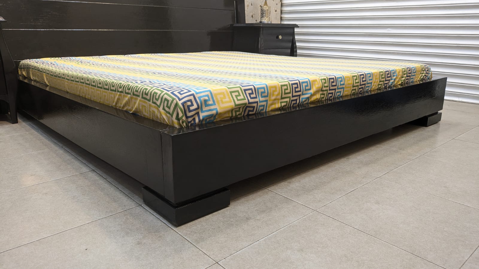 King Size Bed With 2 Side Tables