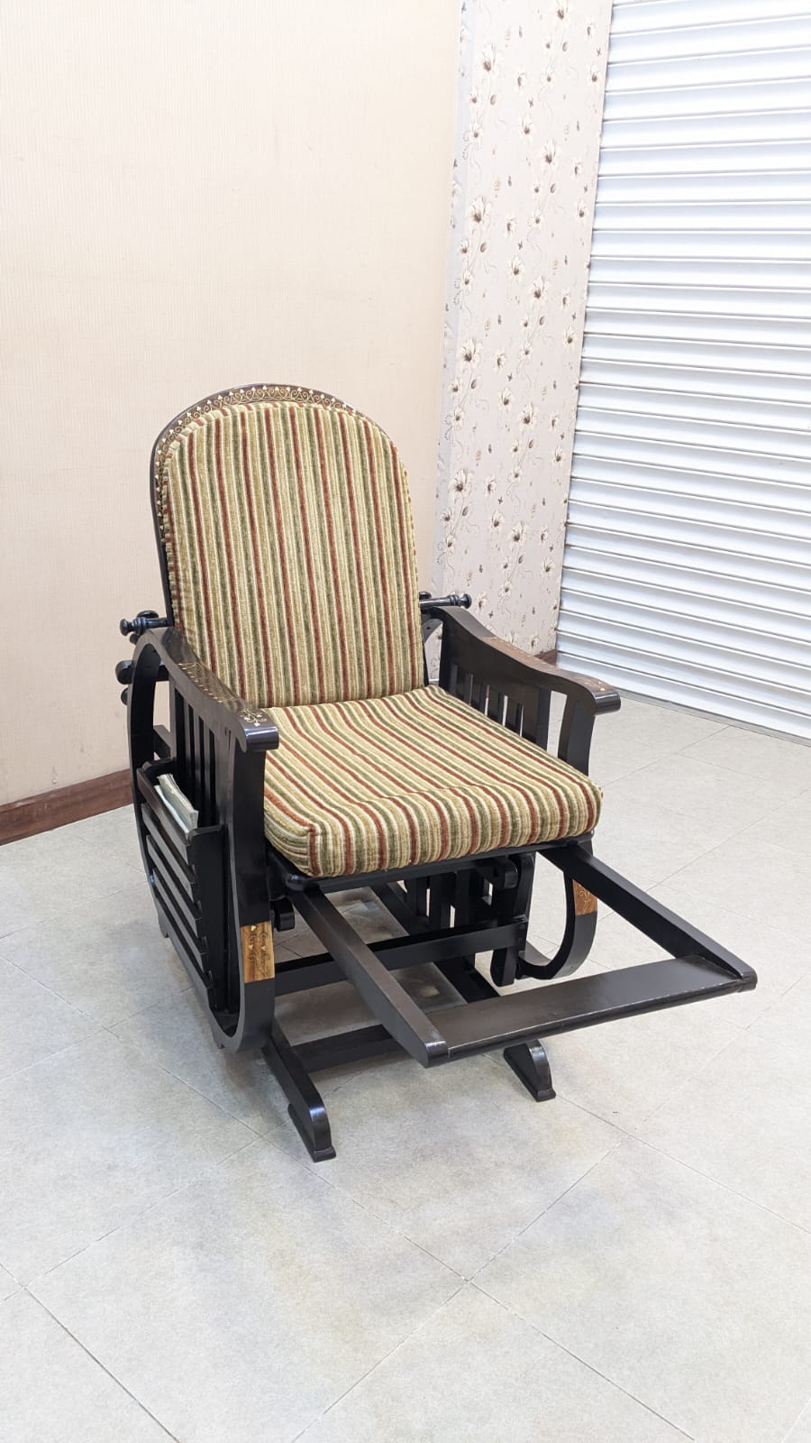 Solid Sheesham Wood Rocking Chair
