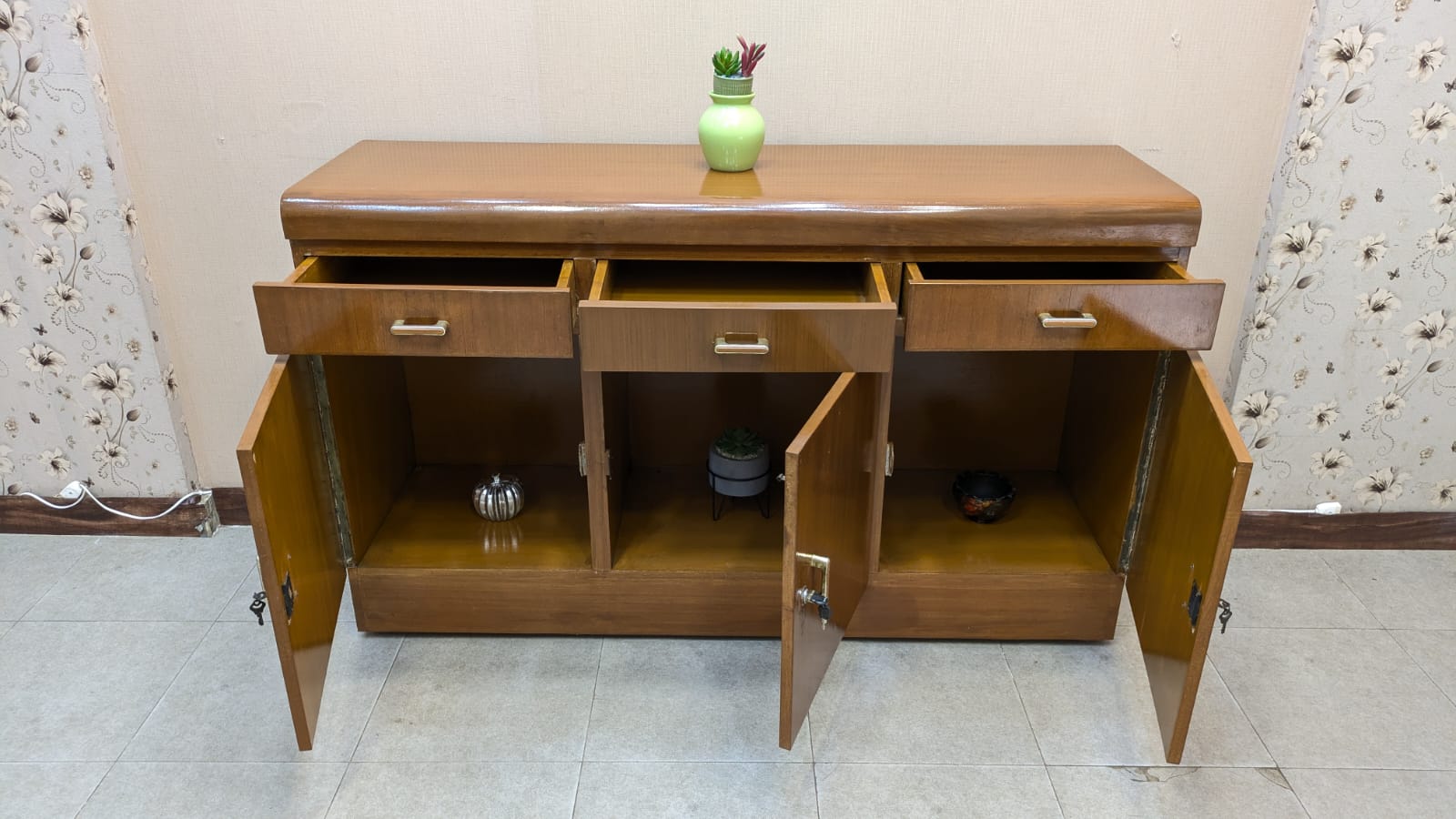 Sideboard