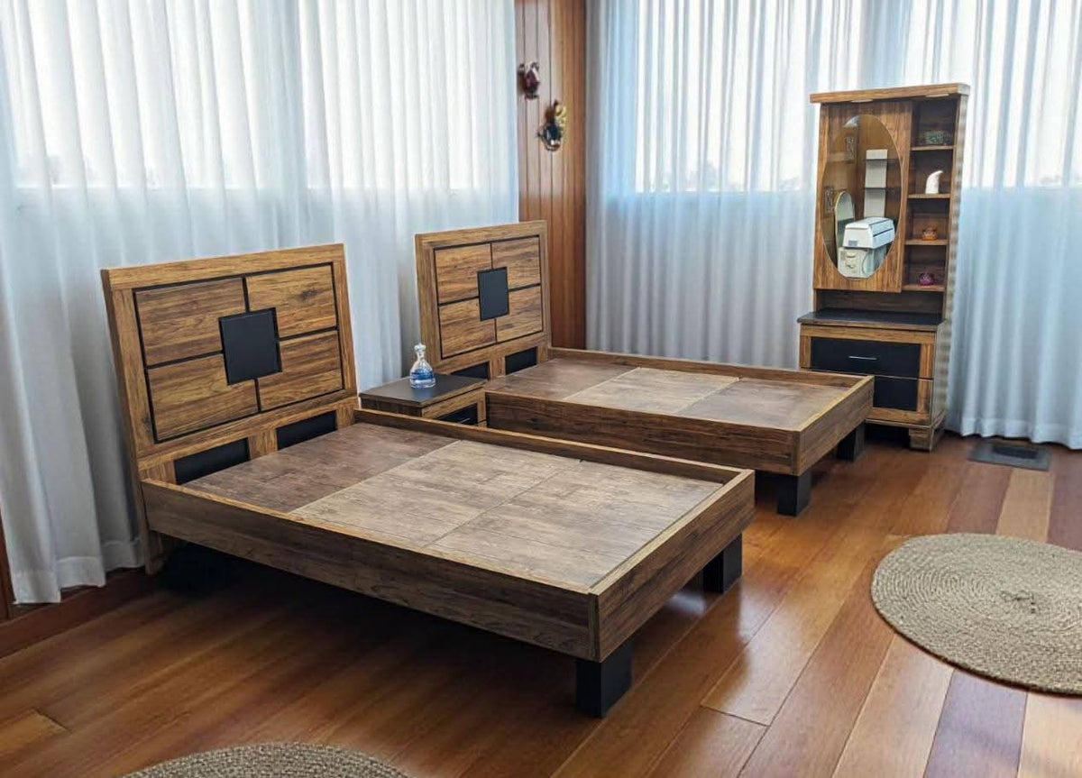 New Pair Of Bed With Shared Side Table & Dressing Table