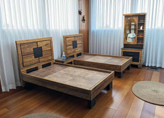 New Pair Of Bed With Shared Side Table & Dressing Table