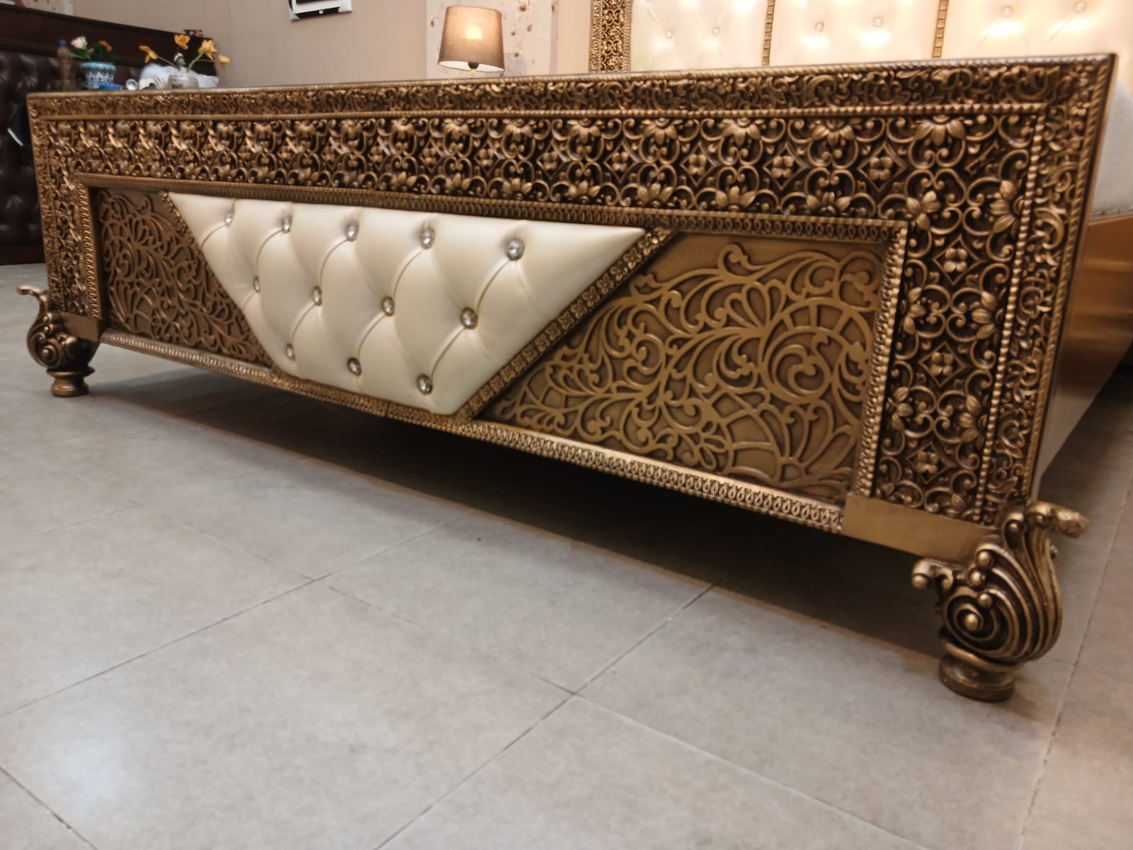 Stylish King Size Bed Set