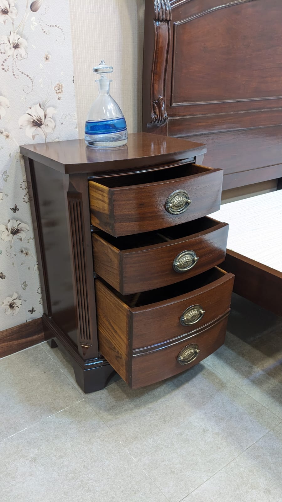 Solid Sheesham Wood King Size Bed with 2 Side Tables