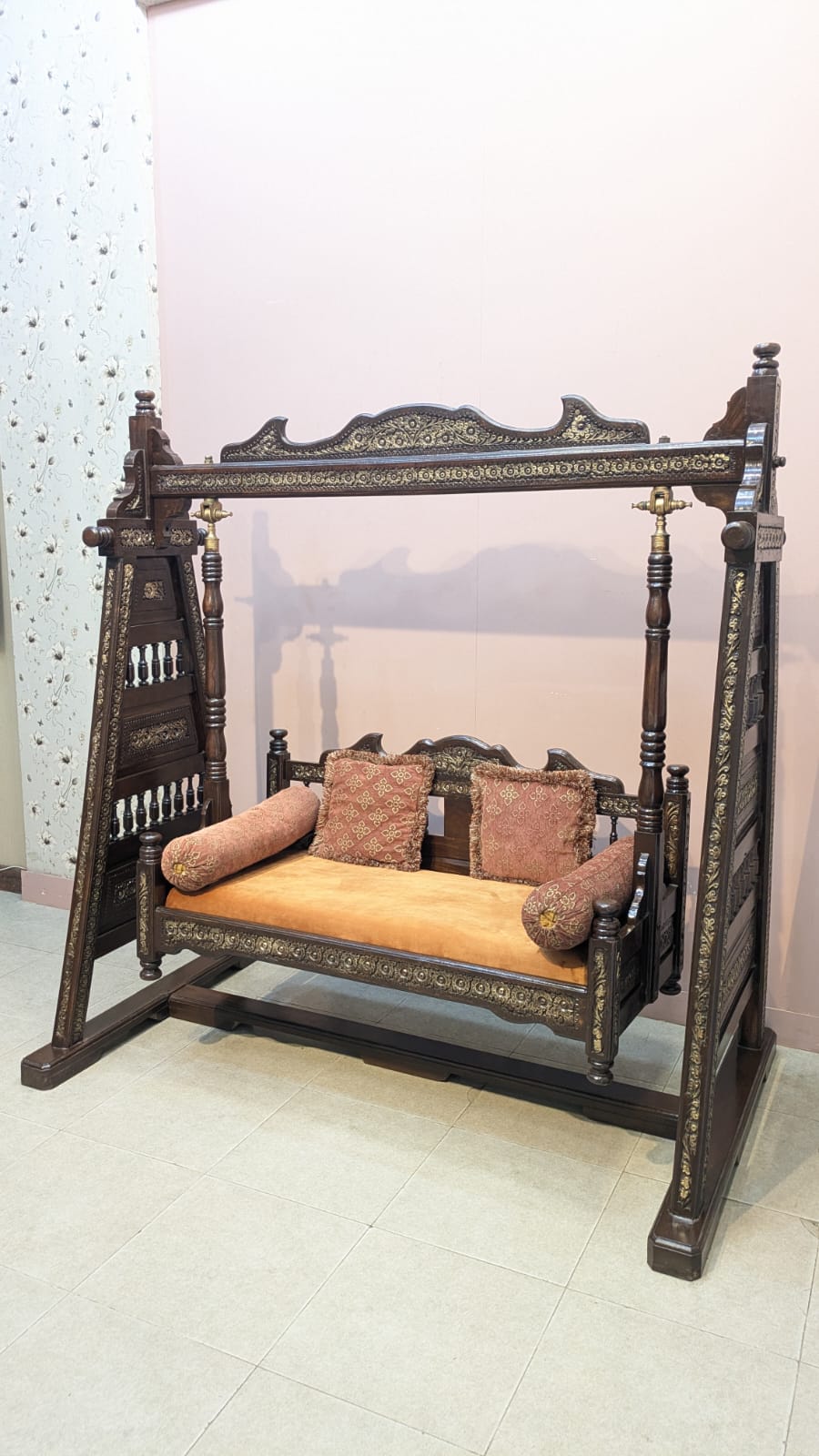 ROYAL ELEGANCE – A TIMELESS CHINIOTI JHOOLA MASTERPIECE
