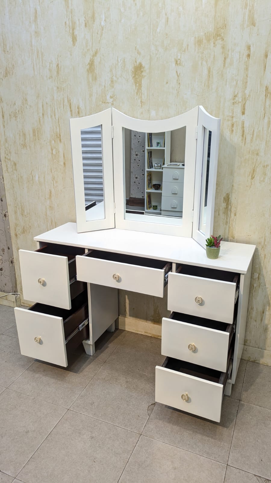 Twin Size Bed With Set
