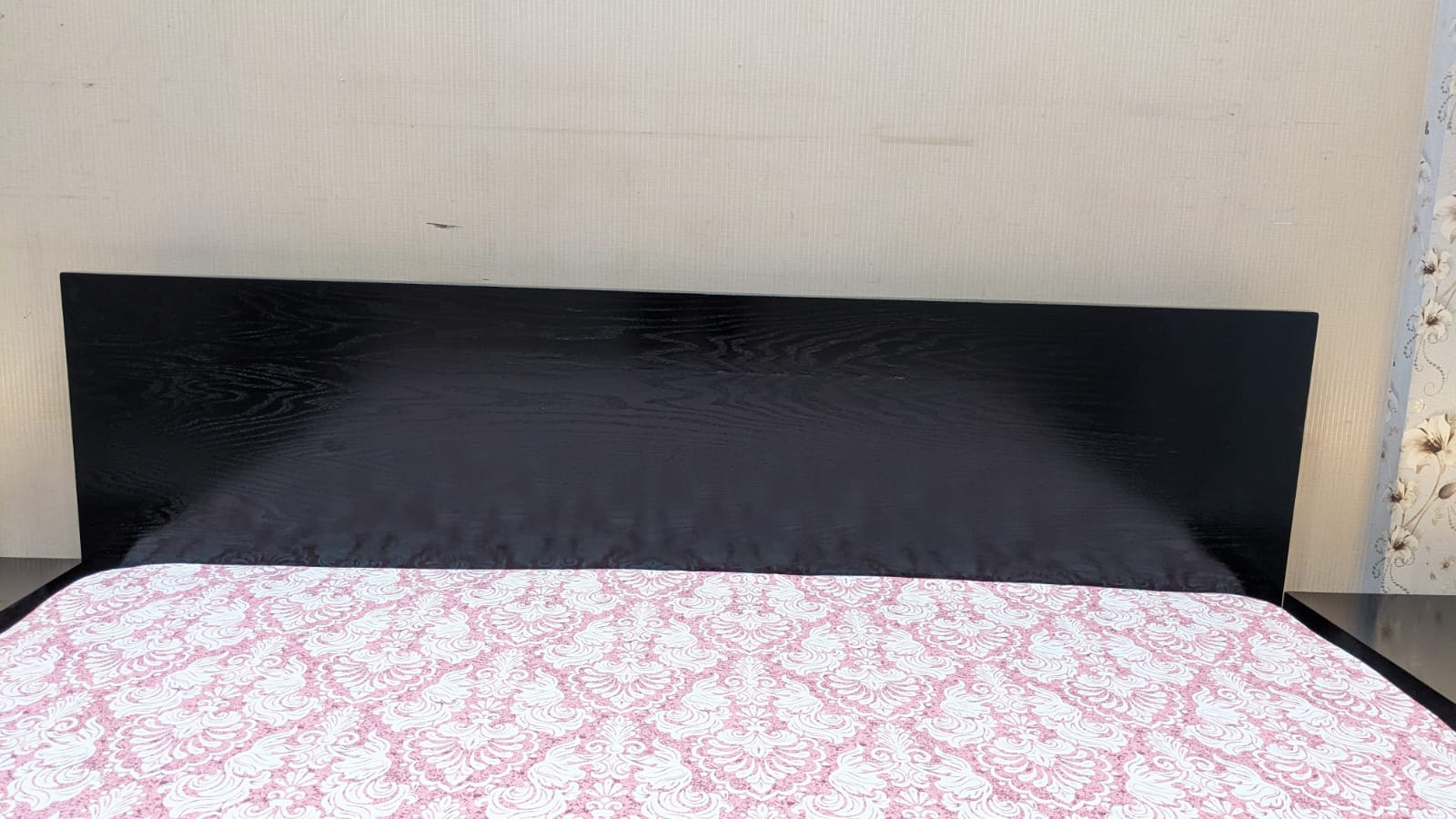 King Size Bed With 2 Side Tables