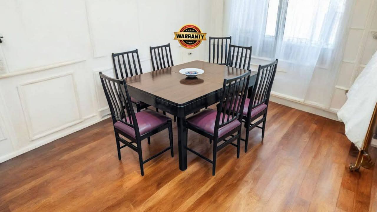 Extendable 6 Seater Dining Table with Extra Chair