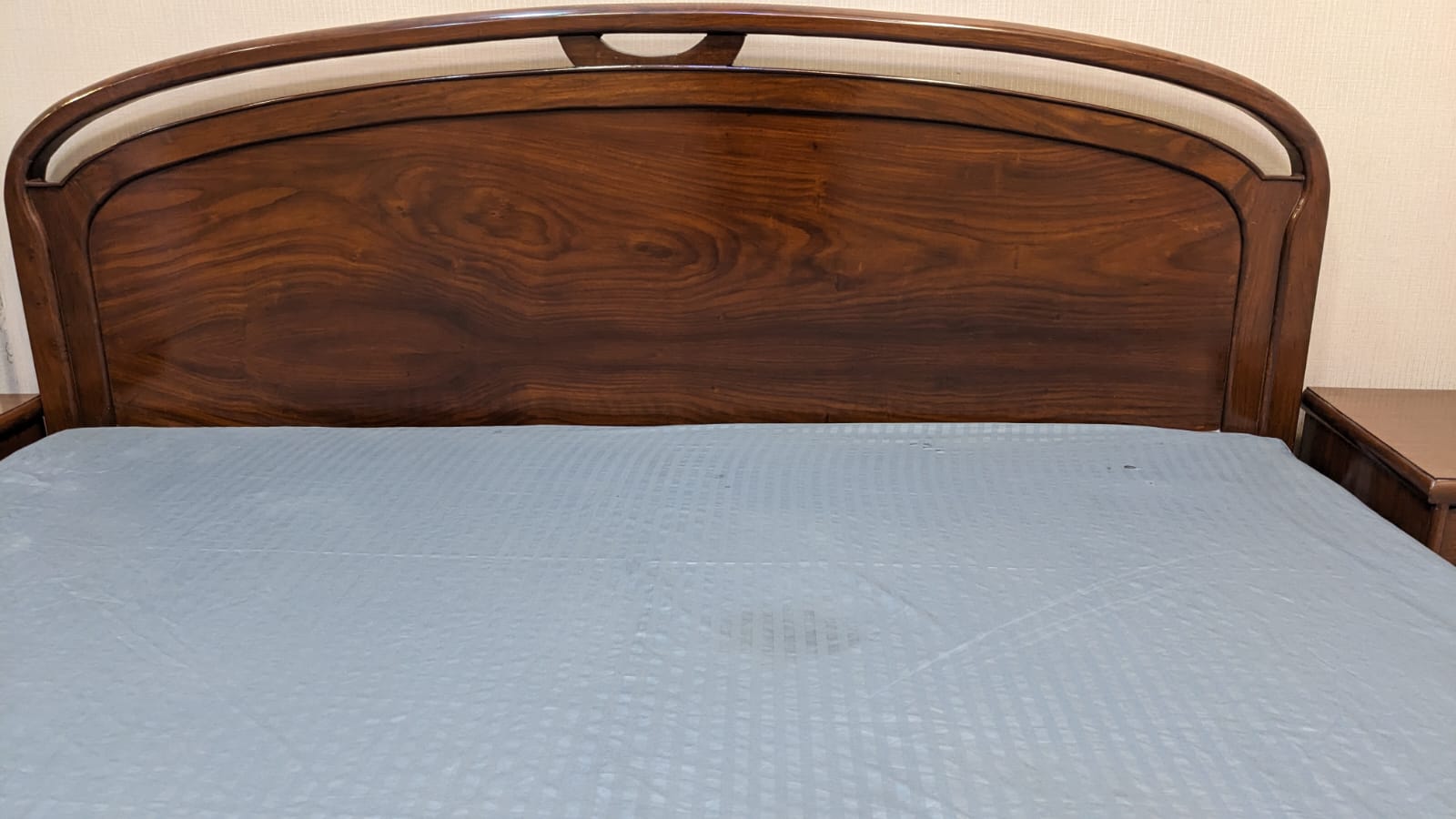 King Size Bed with 2 Side Tables