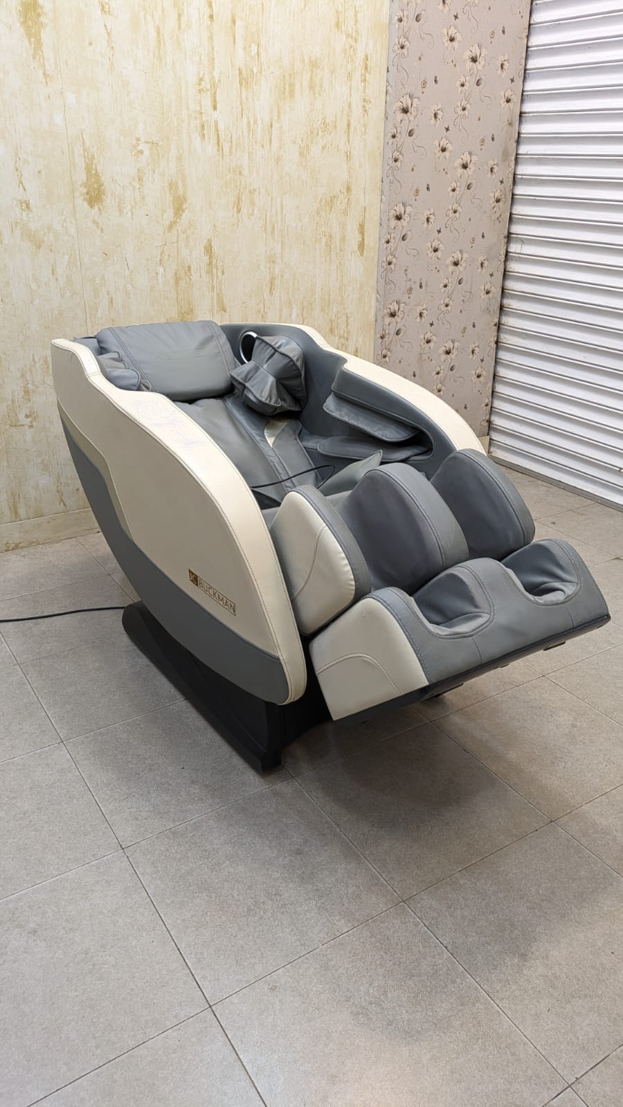✨ JC Buckman Full Body Massage Chair ✨