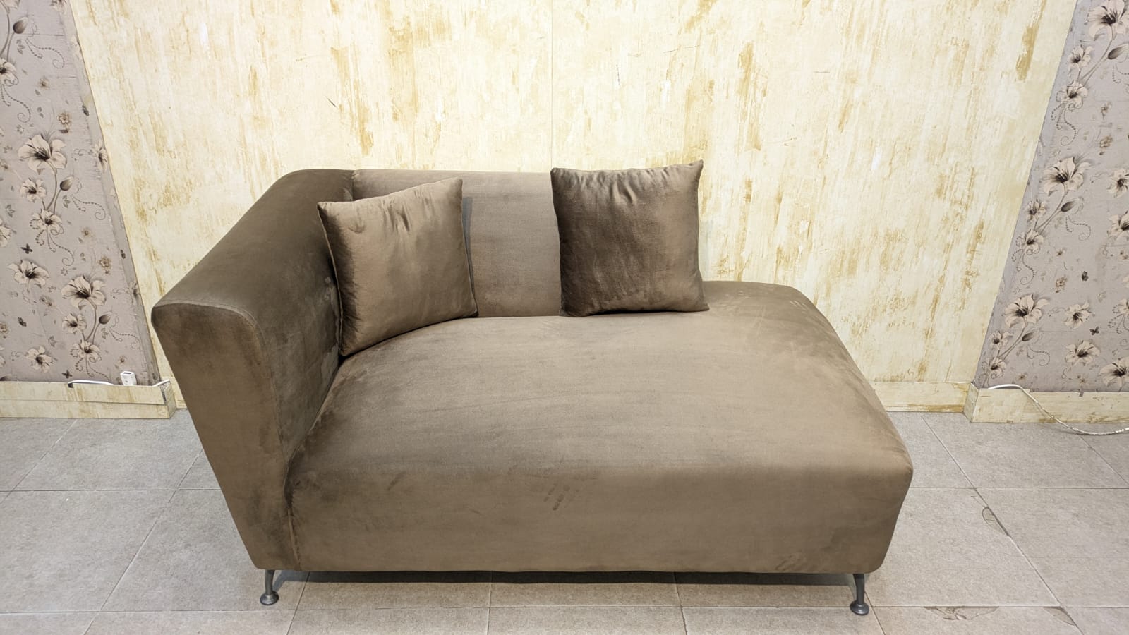 MODERN 2-SEATER COMFORTABLE SETTEE ✨