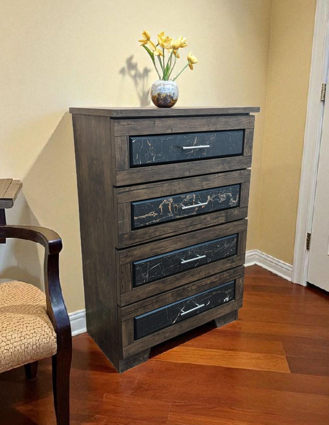DivineCrafts New Chest of Drawers