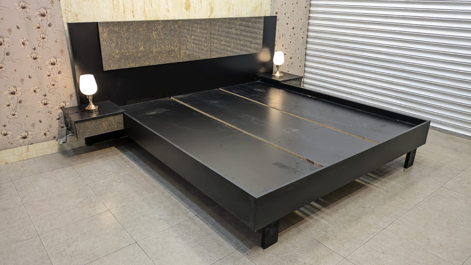 Habbit Novak King Size Bedroom Set