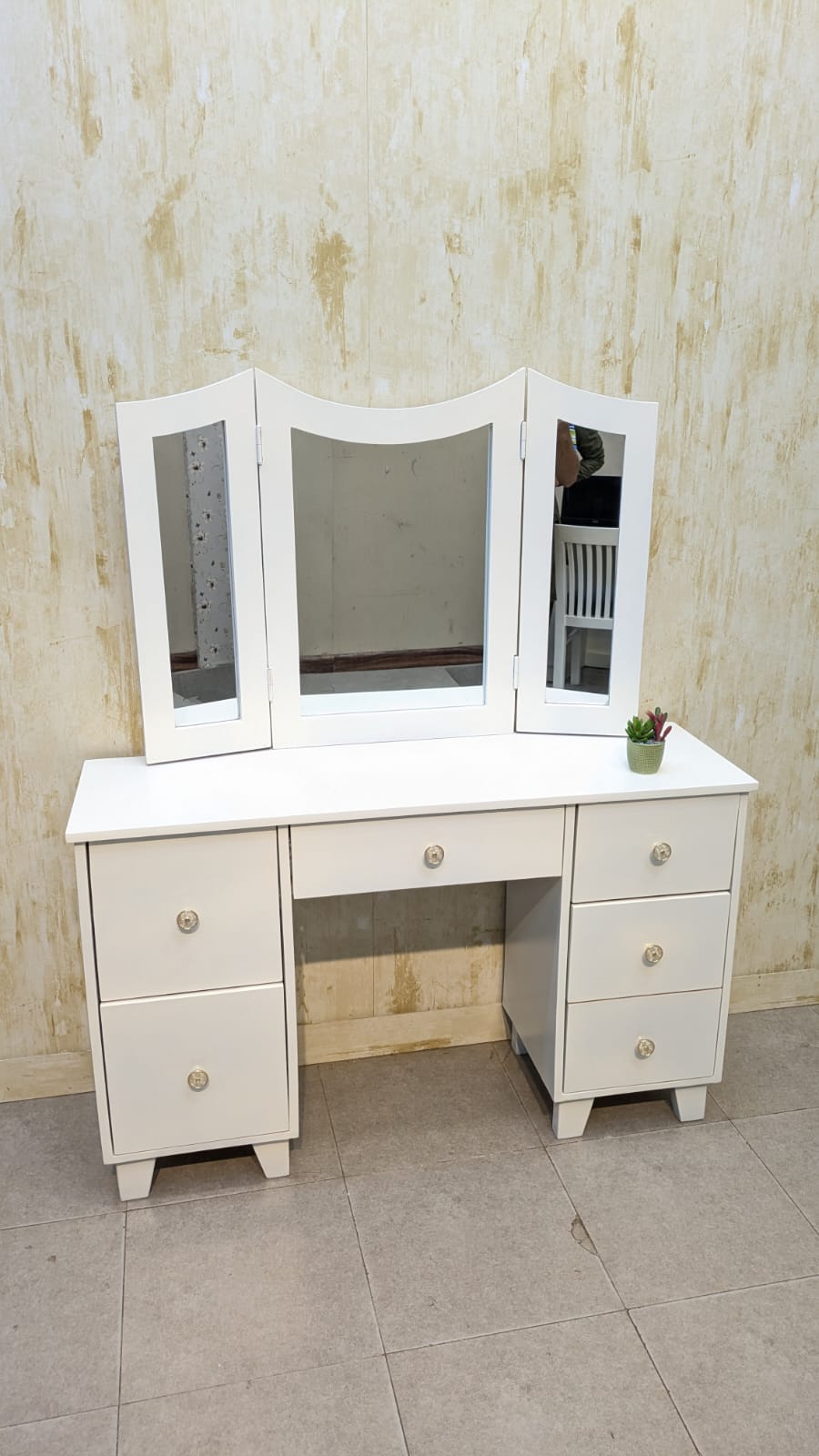Twin Size Bed With Set