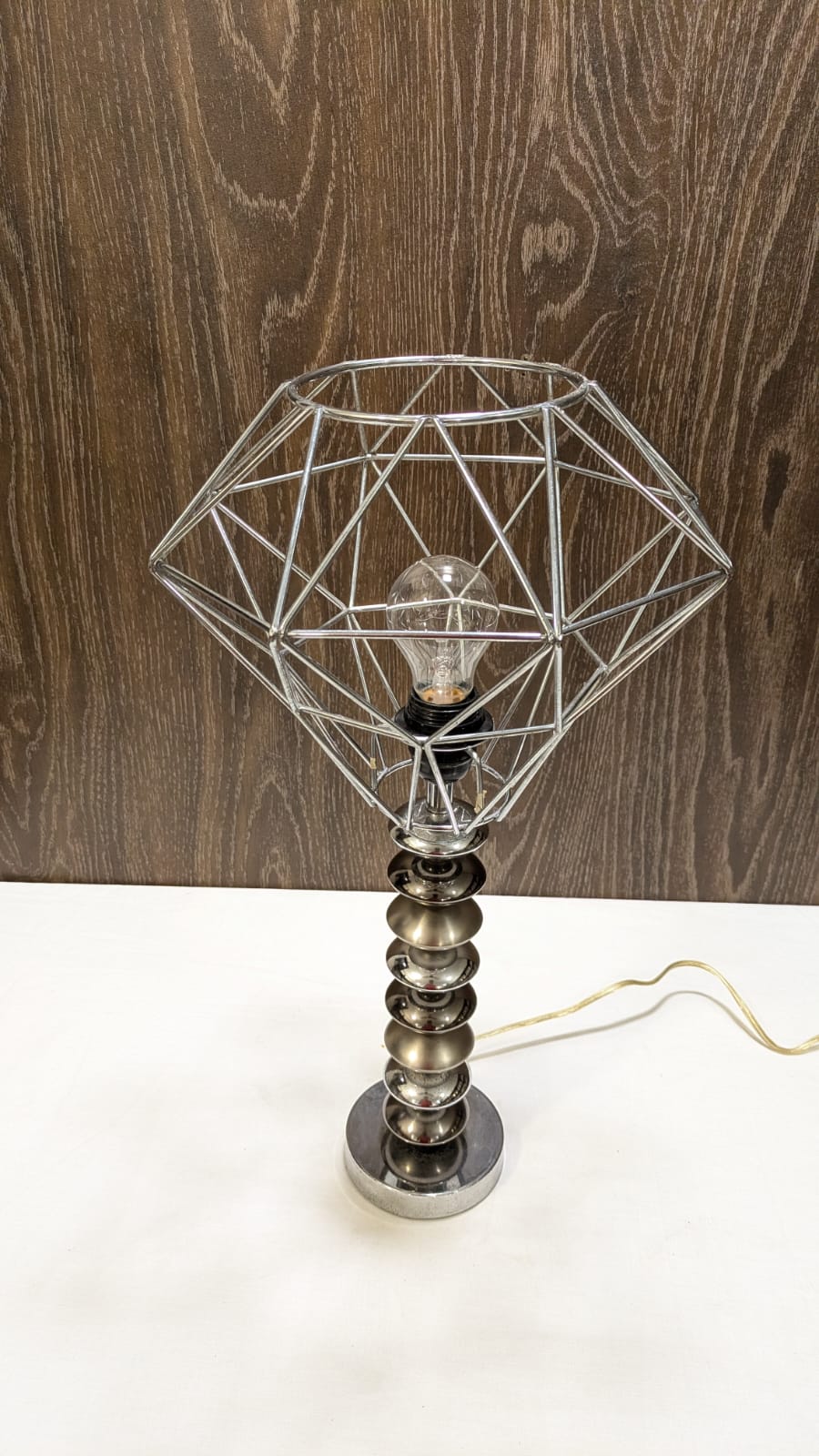 Table lamp
