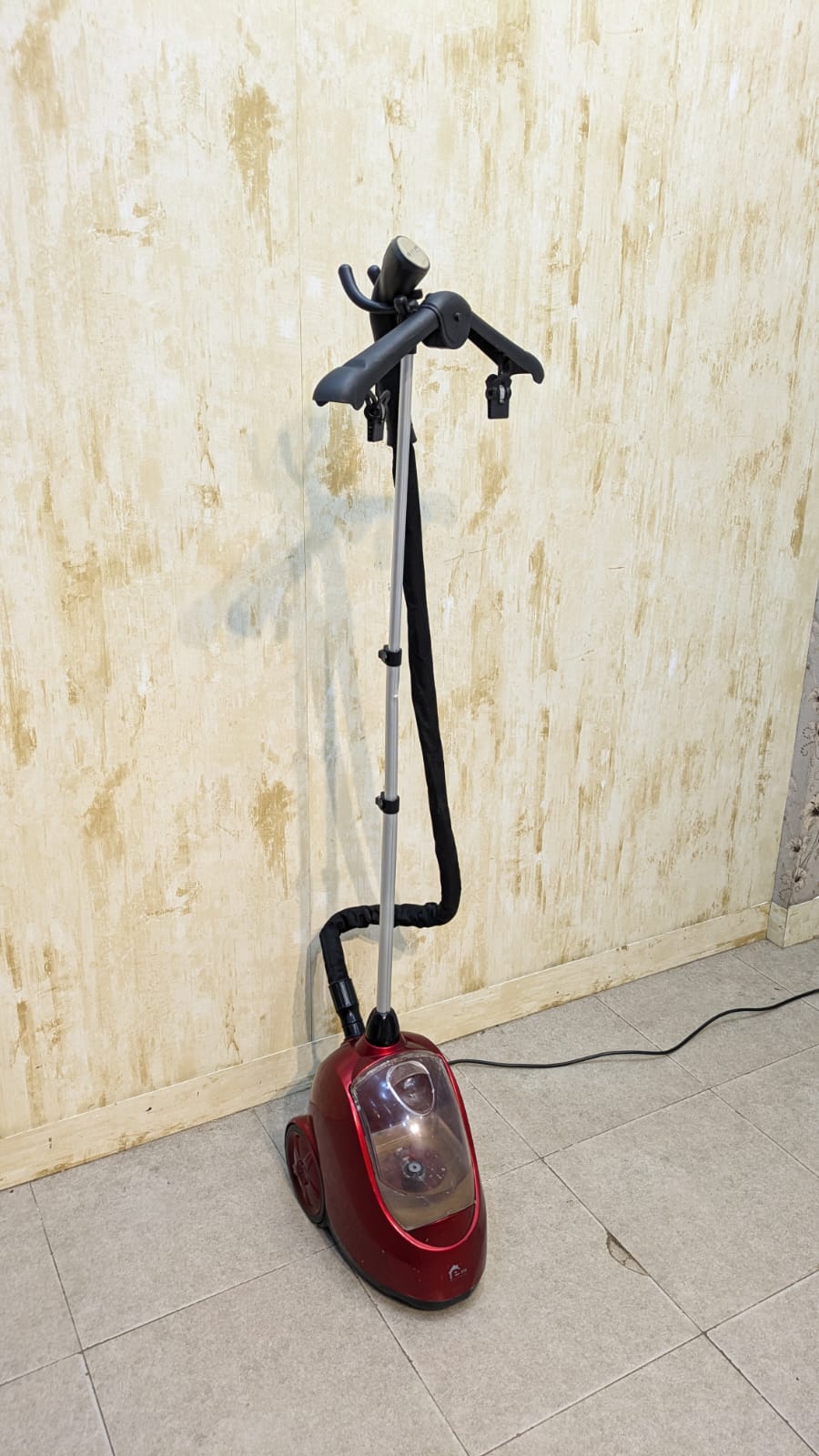 Elite Appliances Garment Steamer – Quick & Easy Wrinkle Removal