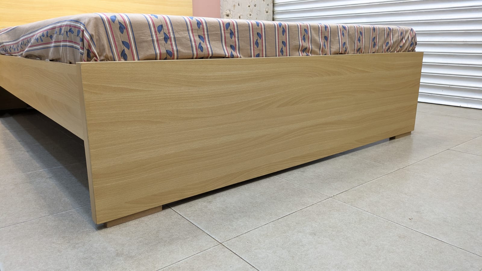 BEAUTIFUL QUEEN SIZE BED – AS GOOD As