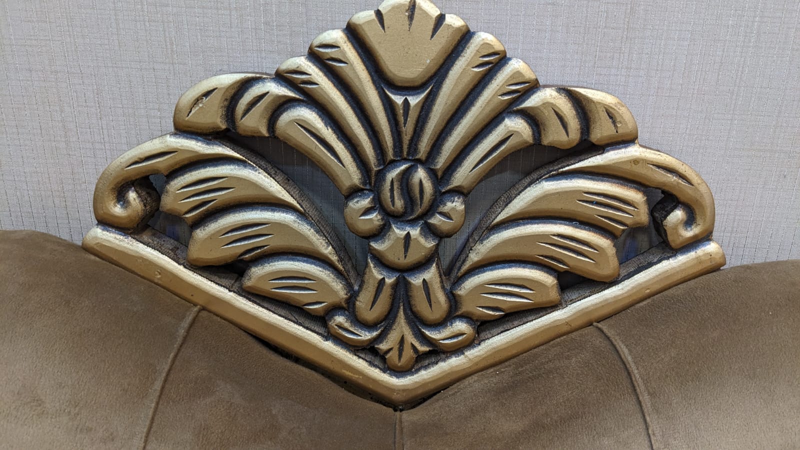 Luxurious 7 Seater Sofa Set