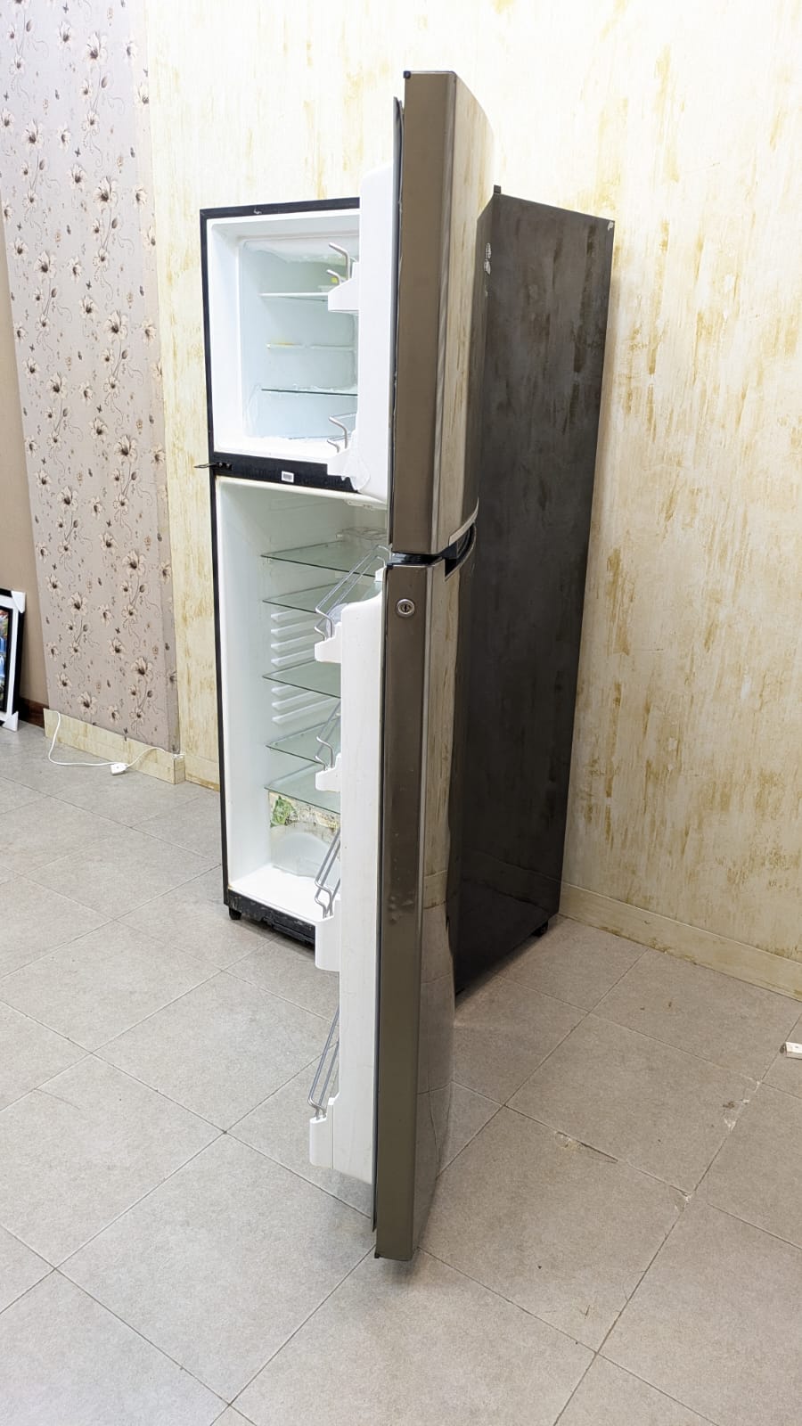 Dawlance Signature Inverter Refrigerator
