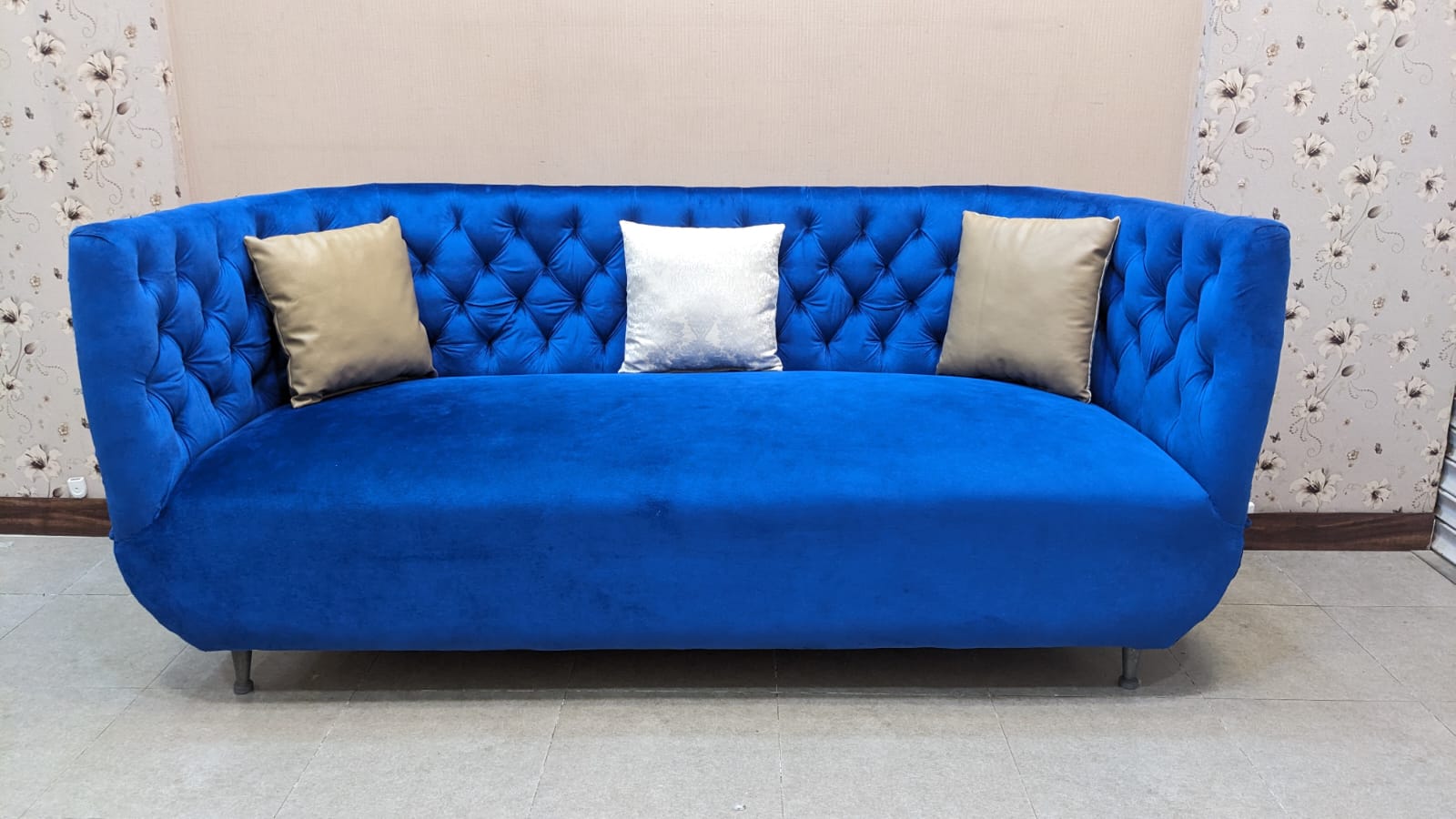 3 Seater Sofa with Center Table