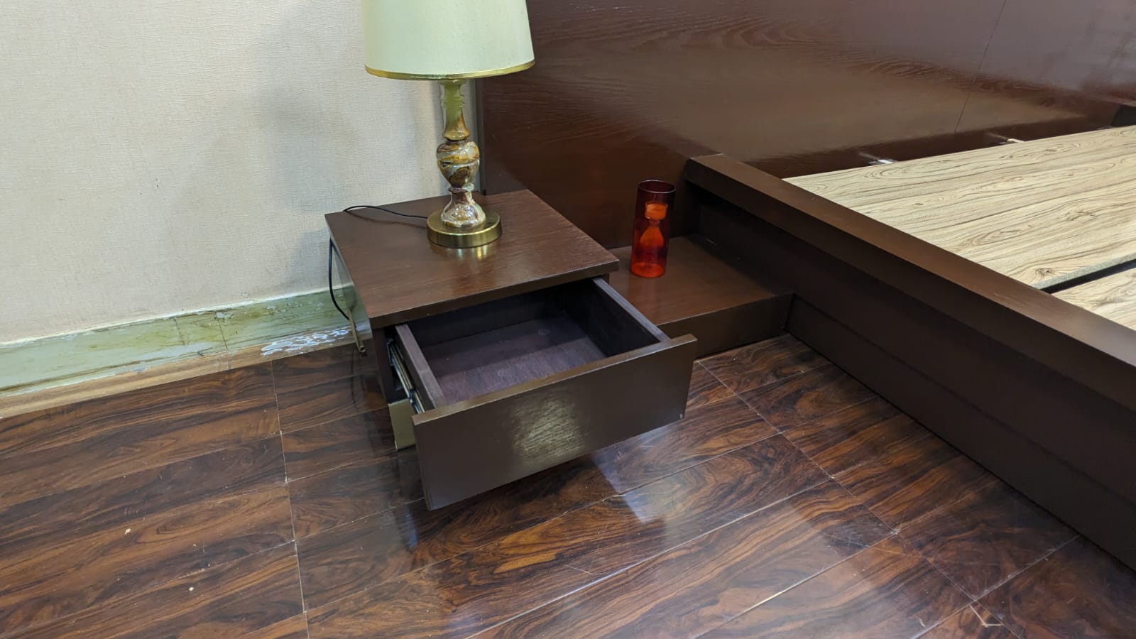 King Size Bed with 2 Side Tables
