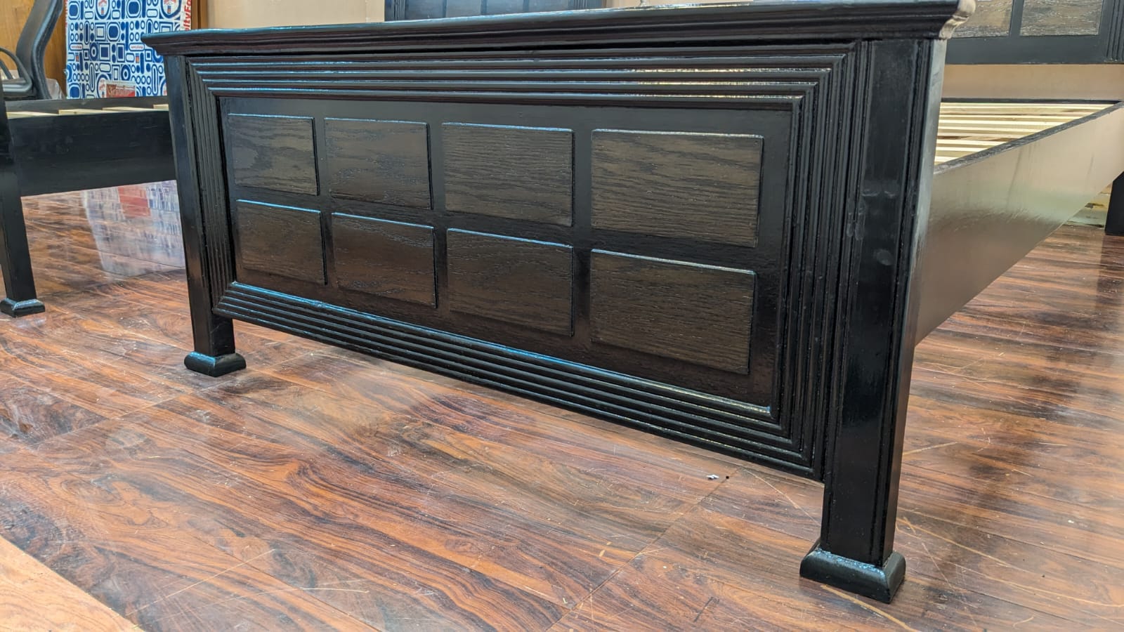 Pair of Single Bed with Shared Side Table