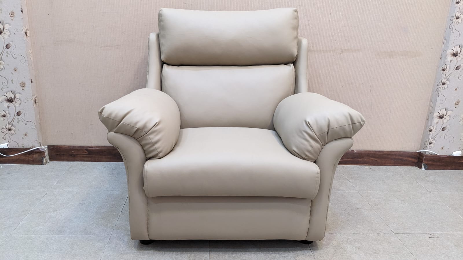 Imported Canadian Sklar peepler 6 Seater Sofa Set