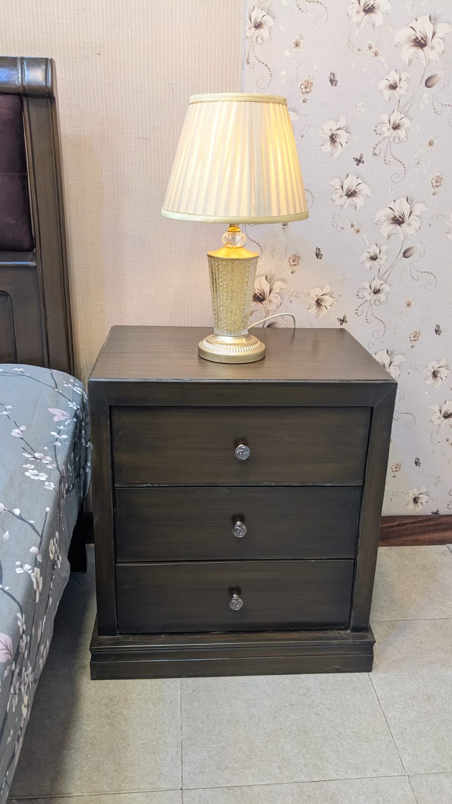 King Size Bed With Mattress, 2 Side Tables