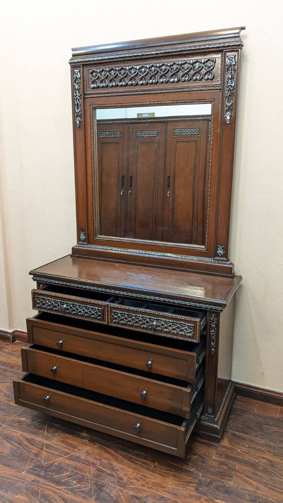 Queen Size Bedroom Set