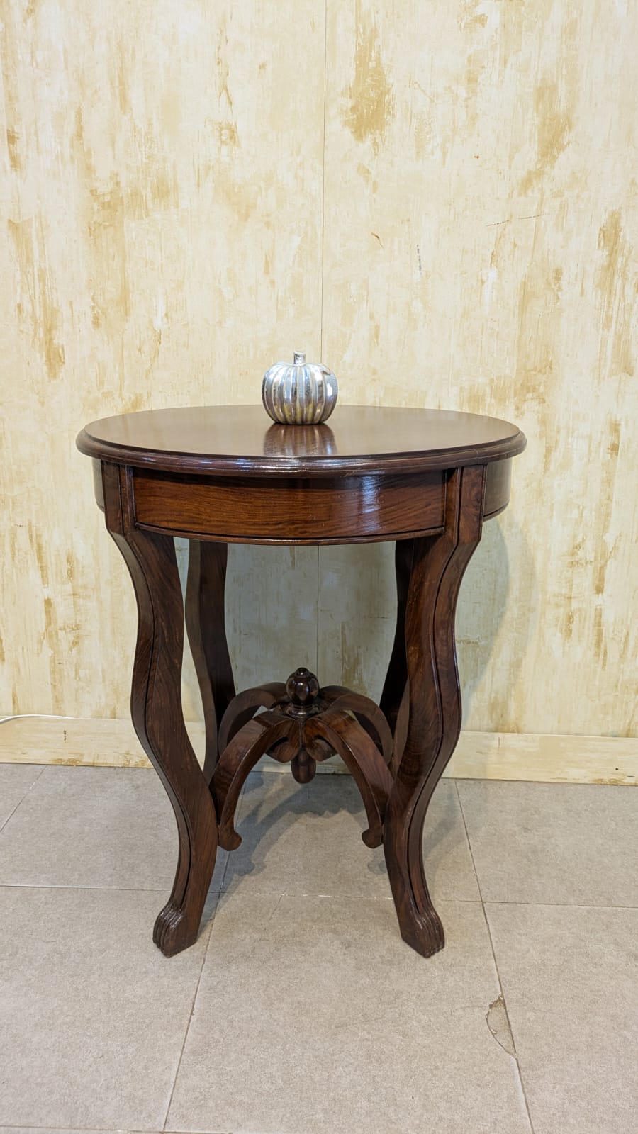 Corner Table