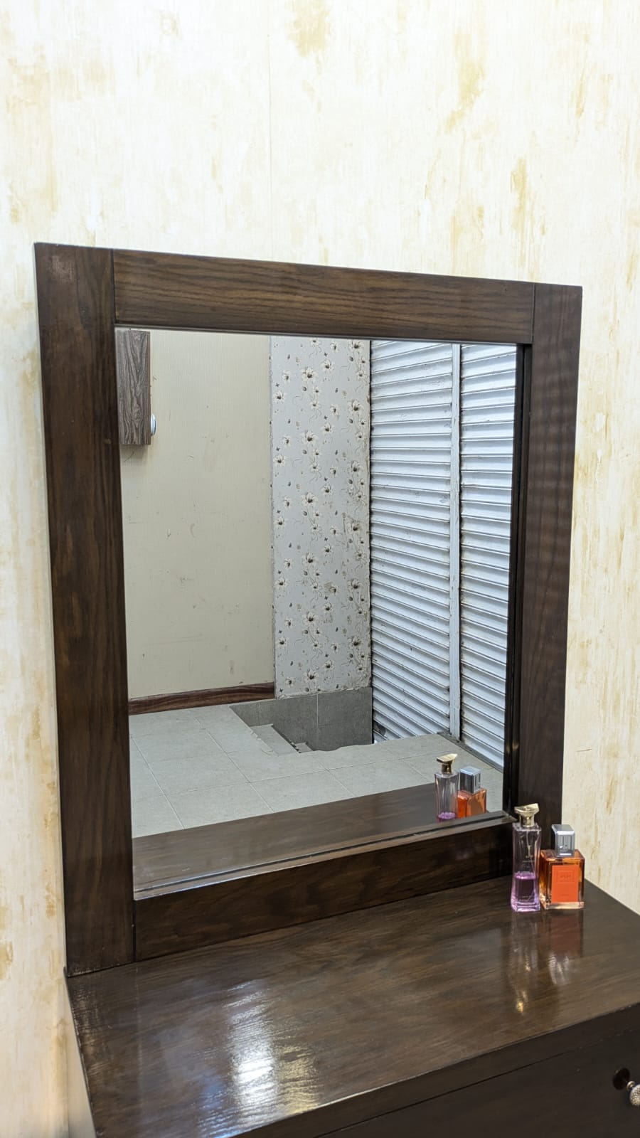 Dressing table