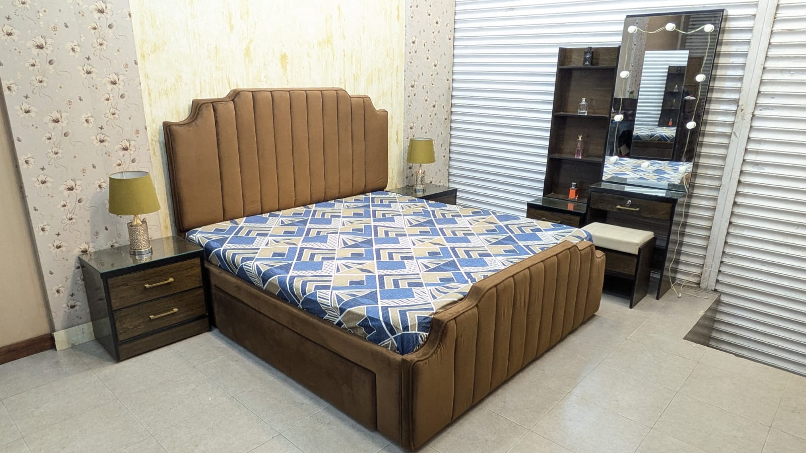 Modern Design King Size Bedroom Set
