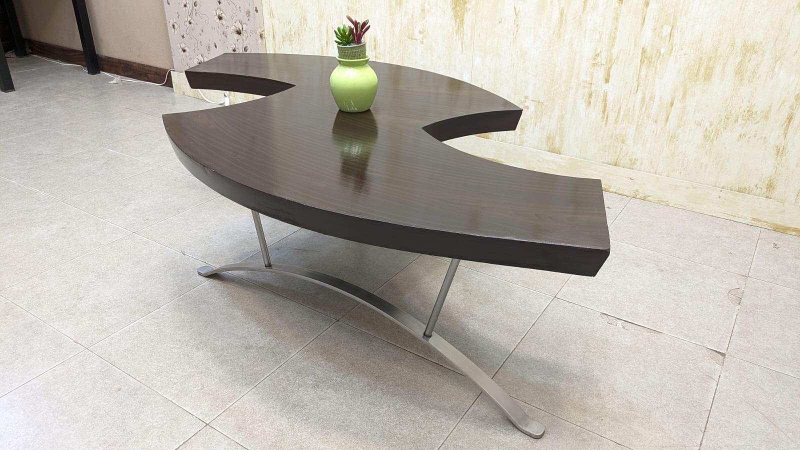 Modern & Stylish Center Table