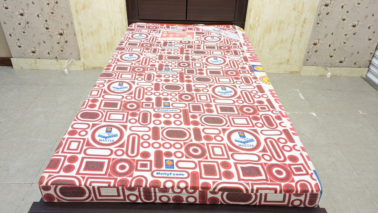 Single Bed with Mattress